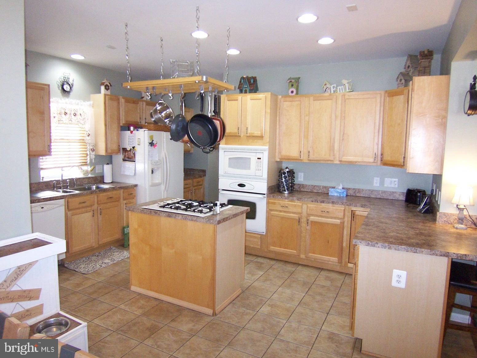 214 Commodore Drive Baltimore, MD 21221 - Photo 10 of 29 Gallery Image 10