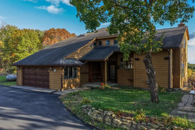 $674,900 | W12041 497th Avenue, Prescott, WI 54021