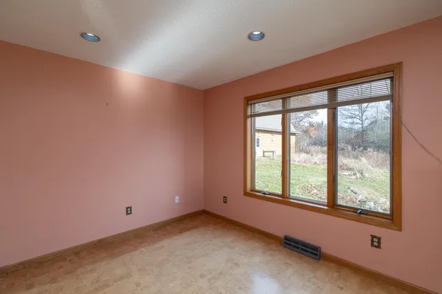 $674,900 | W12041 497th Avenue, Prescott, WI 54021