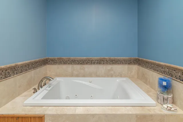 $674,900 | W12041 497th Avenue, Prescott, WI 54021