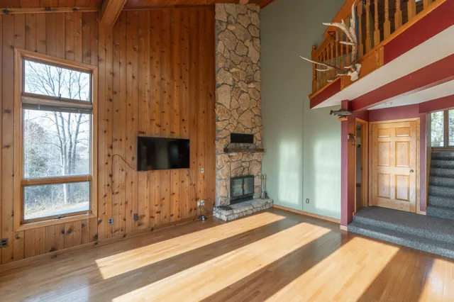 $674,900 | W12041 497th Avenue, Prescott, WI 54021