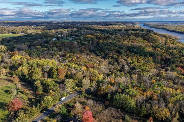 $674,900 | W12041 497th Avenue, Prescott, WI 54021