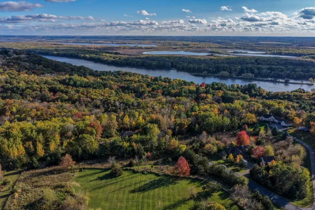 $674,900 | W12041 497th Avenue, Prescott, WI 54021