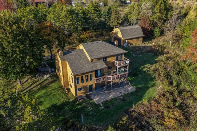 $674,900 | W12041 497th Avenue, Prescott, WI 54021