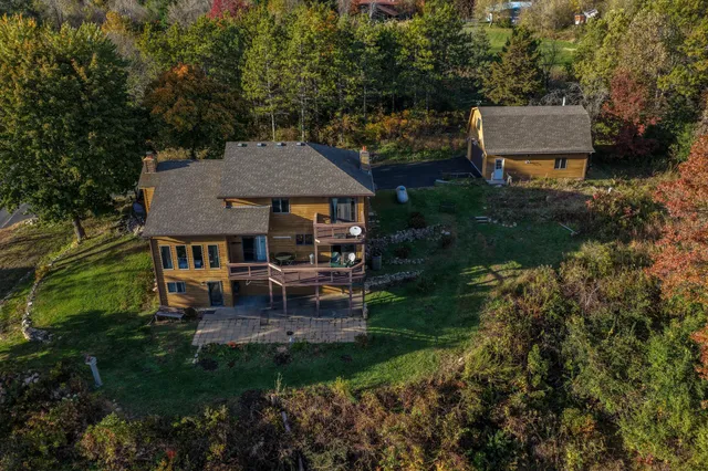 $674,900 | W12041 497th Avenue, Prescott, WI 54021