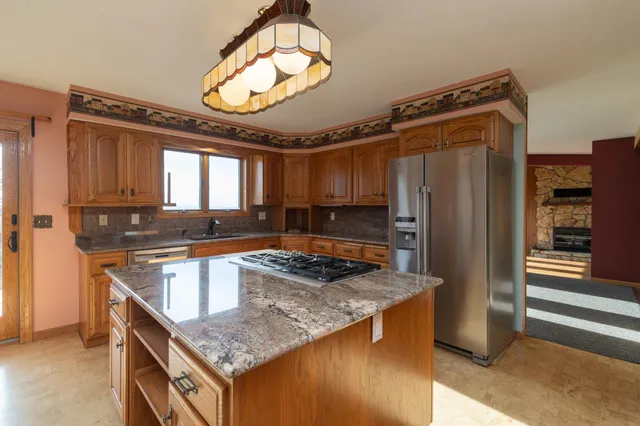 $674,900 | W12041 497th Avenue, Prescott, WI 54021