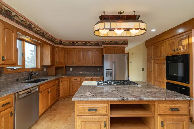 $674,900 | W12041 497th Avenue, Prescott, WI 54021