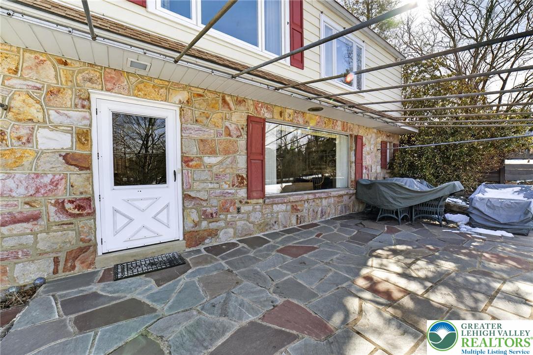 3535 Altonah Road Bethlehem, PA 18017 - Photo 11 of 49 a view of a room with table and chairs