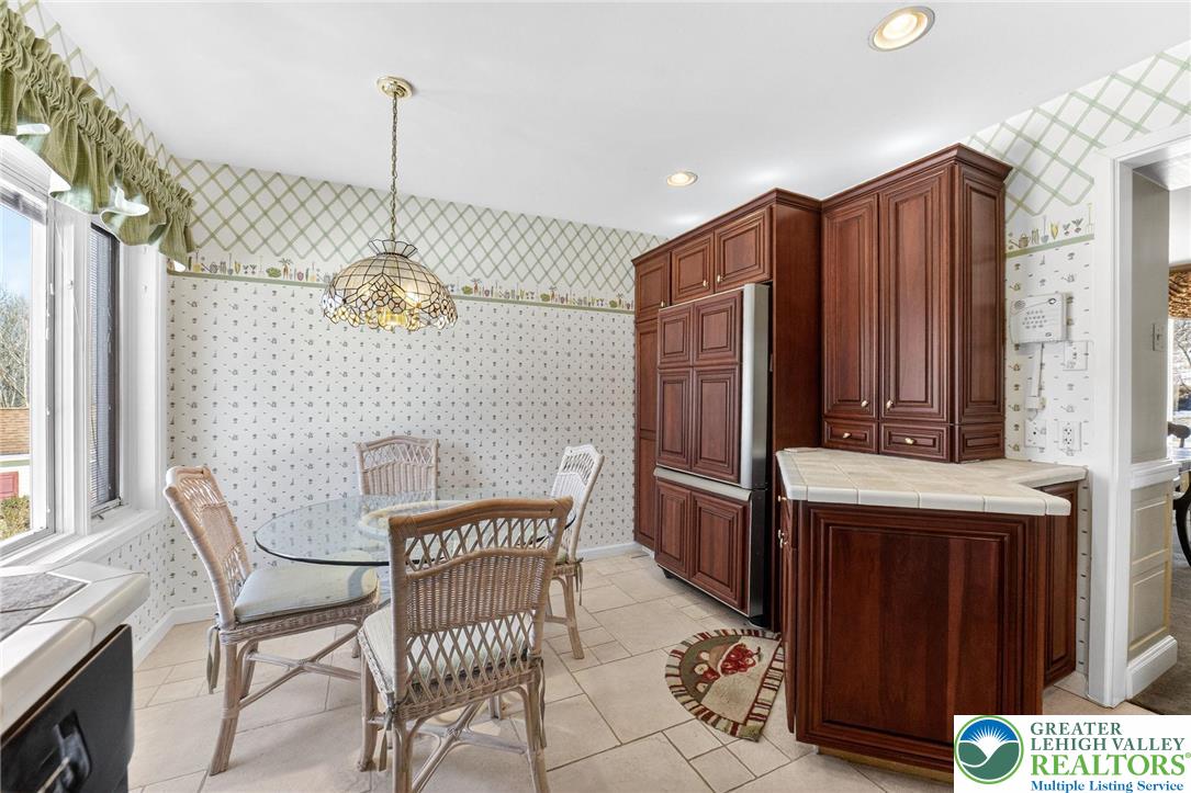 3535 Altonah Road Bethlehem, PA 18017 - Photo 26 of 49 a view of a dining room with furniture