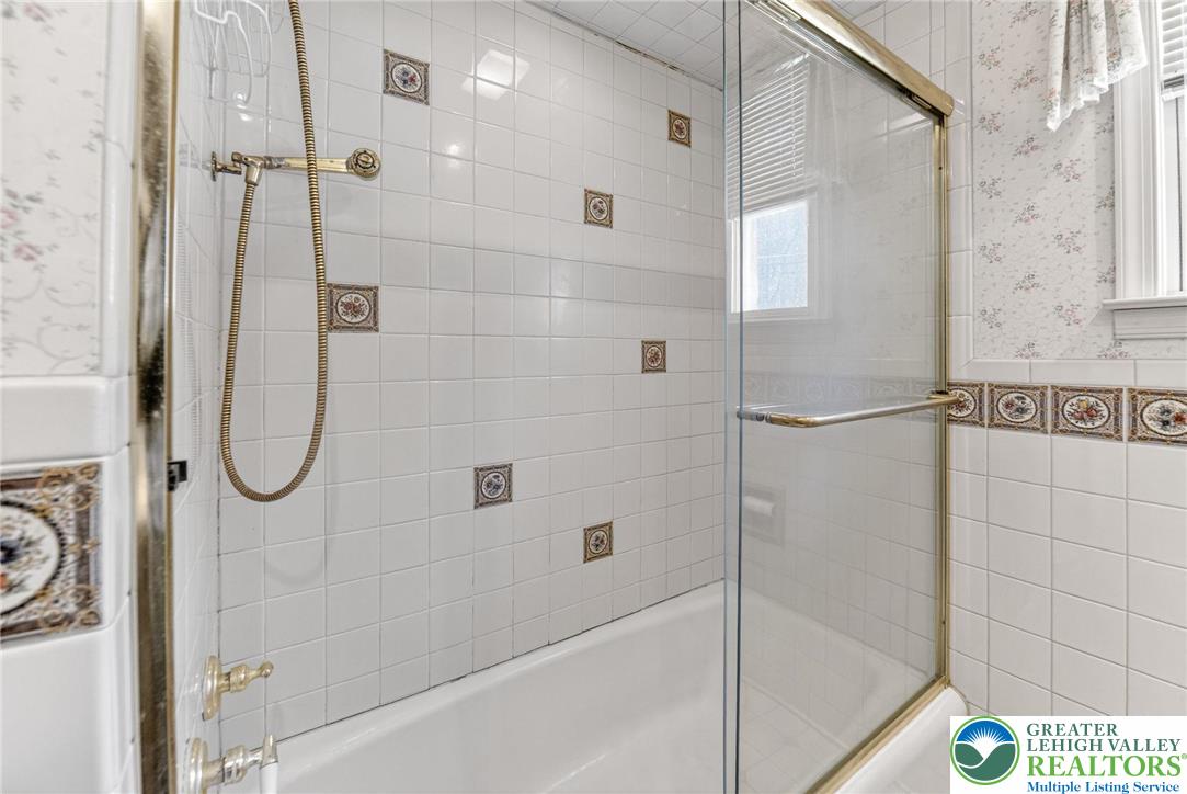 3535 Altonah Road Bethlehem, PA 18017 - Photo 31 of 49 a bathroom with a glass shower door