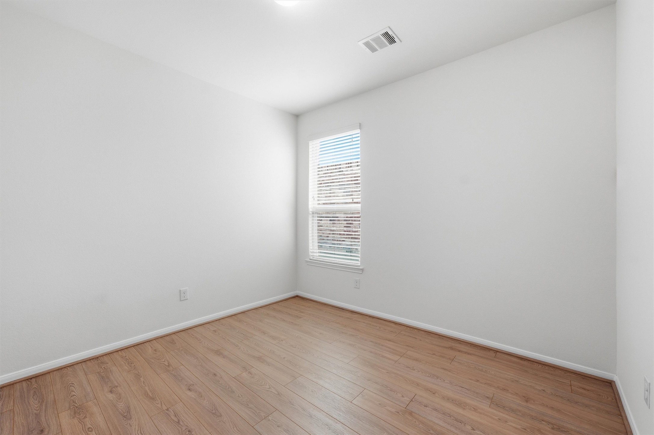 3841 Enchanted Timbers Lane Spring, TX 77386 - Photo 17 of 32 Secondary Bedroom 2