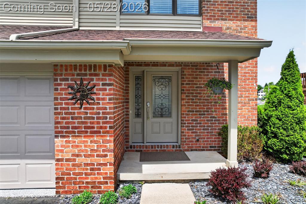 2214 Bowles Street Fenton, MI 48430 - Photo 2 of 45
