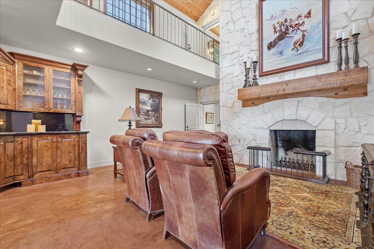 135 Perry Lane Kingsland, TX 78639 - Photo 11 of 30