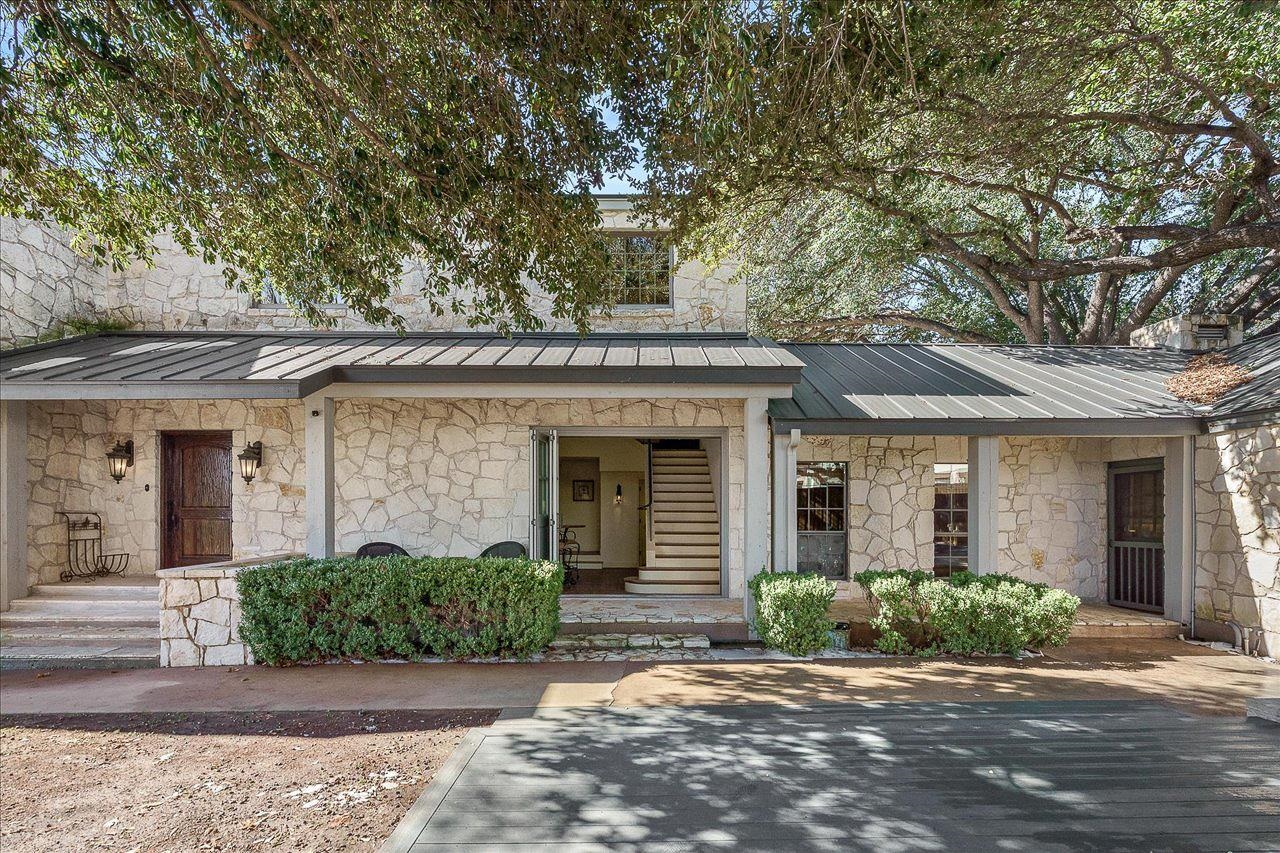 135 Perry Lane Kingsland, TX 78639 - Photo 8 of 30