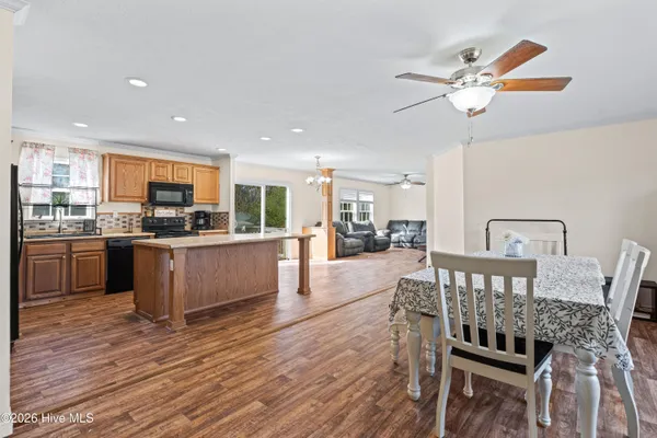 $241,900 | 174 Sanders Drive, Hubert, NC 28539