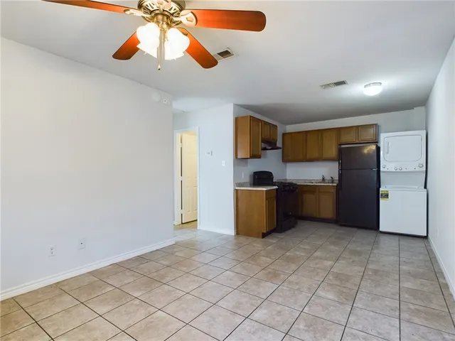 $850 | 1910 Finfeather Road, Unit C, Bryan, TX 77801