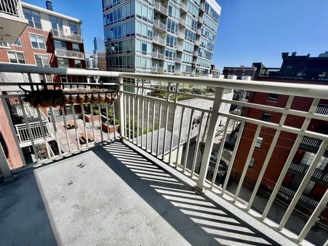 1001 West Madison Street, Unit 504 Chicago, IL 60607 - Photo 13 of 30