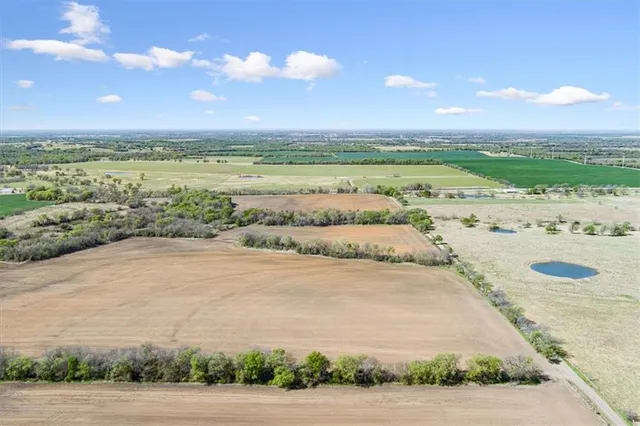 $487,008 | 2302 HCR 2302 South, Abbott, TX 76621