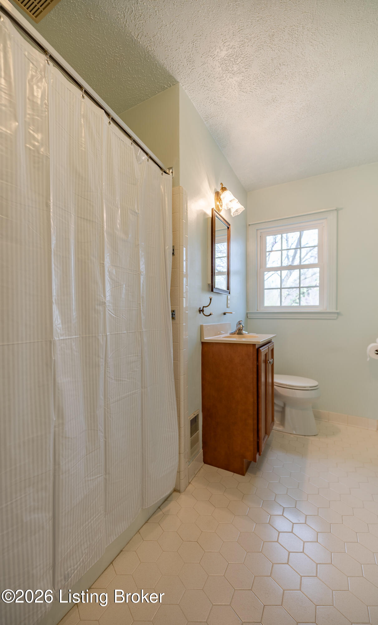 8609 Perry Road Louisville, KY 40222 - Photo 14 of 26 8609 Perry Rd-12
