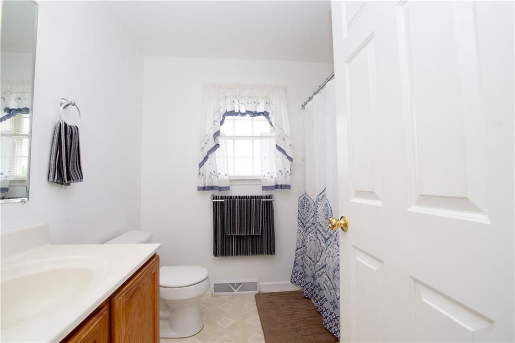 5251 Elliott Road Butler, PA 16001 - Photo 15 of 25