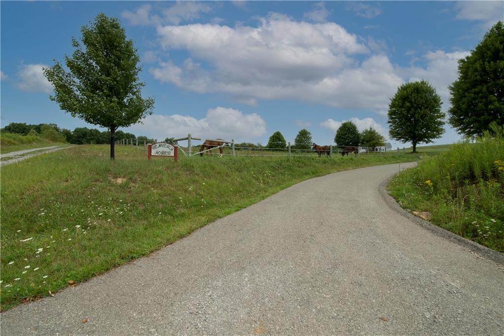 5251 Elliott Road Butler, PA 16001 - Photo 3 of 25