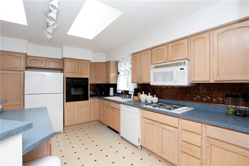 5251 Elliott Road Butler, PA 16001 - Photo 5 of 25