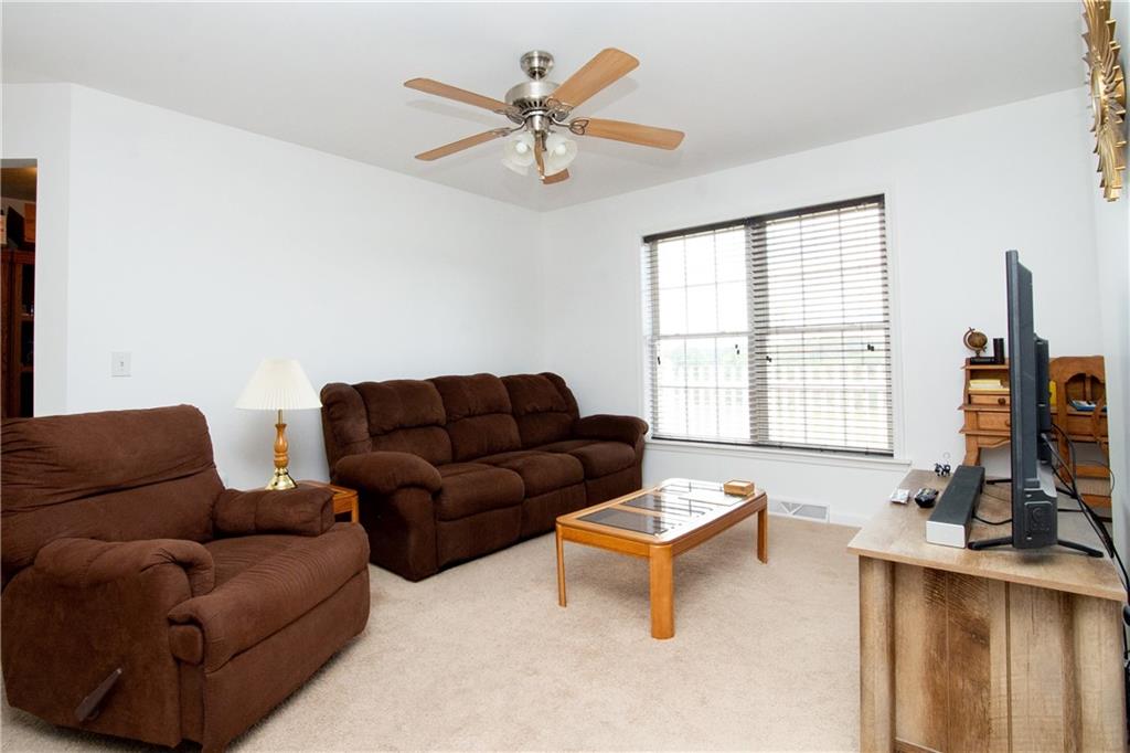 5251 Elliott Road Butler, PA 16001 - Photo 7 of 25