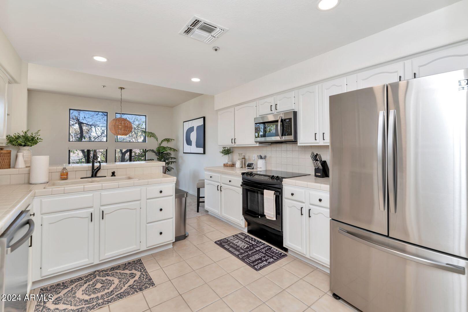 7700 East Gainey Ranch Road, Unit 215 Scottsdale, AZ 85258 - Photo 8 of 24 Kitchen
