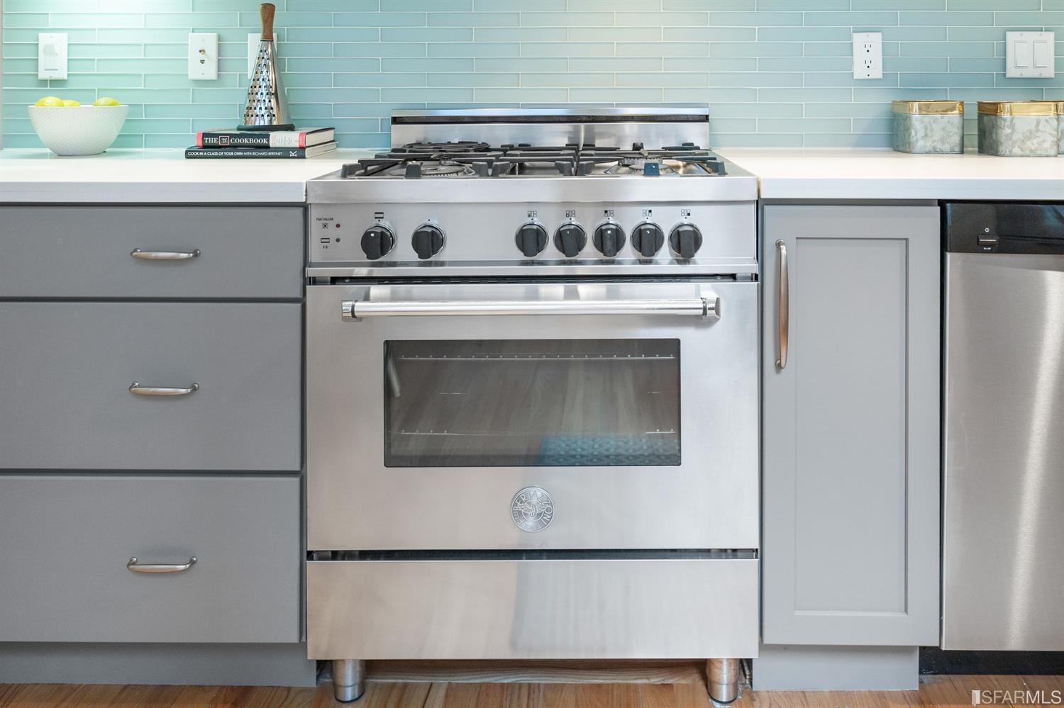 159 Jasper Place San Francisco, CA 94133 - Photo 8 of 19