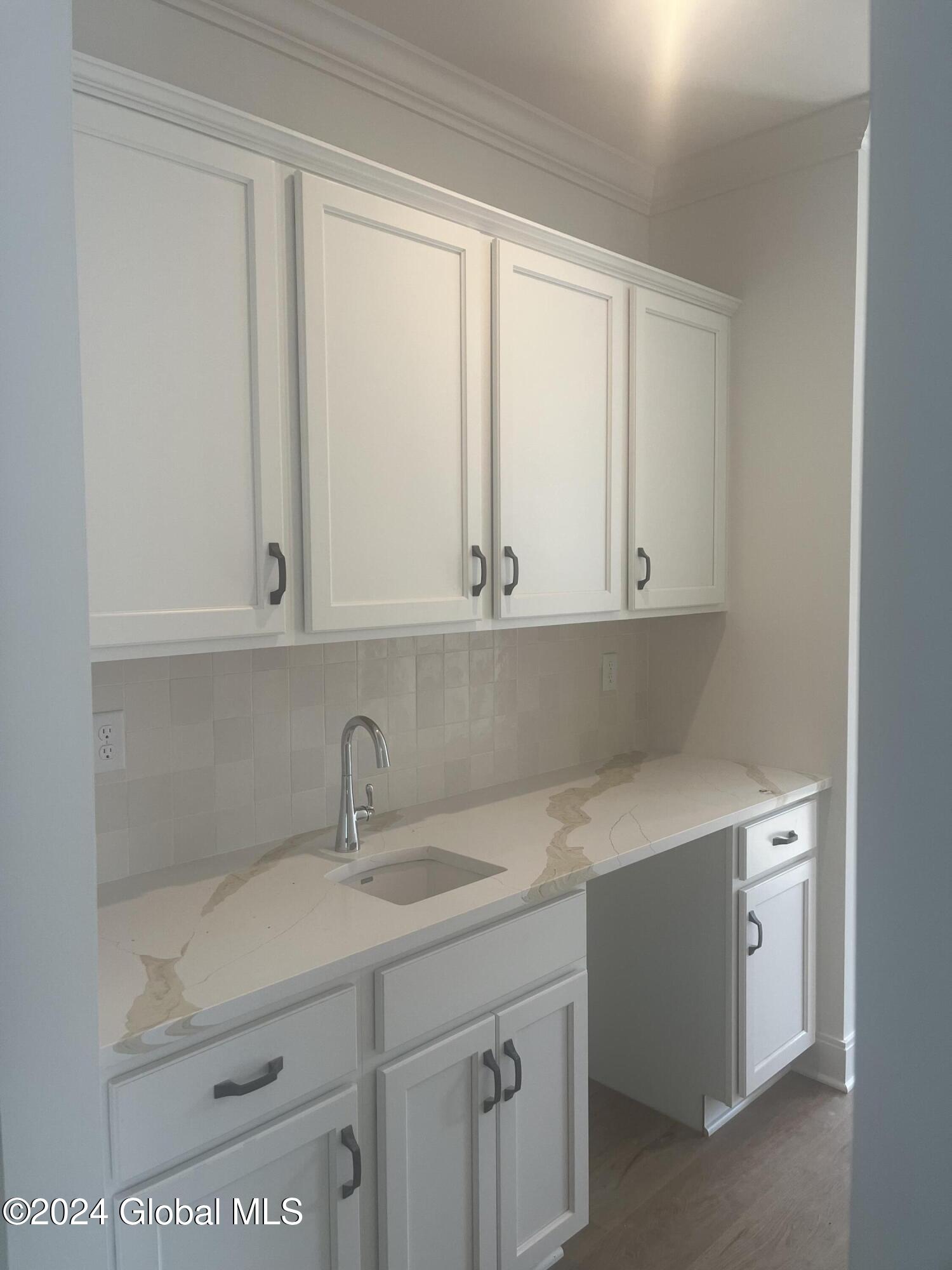 65 Cambridge Way Colonie, NY 12110 - Photo 8 of 19 IMG_6797