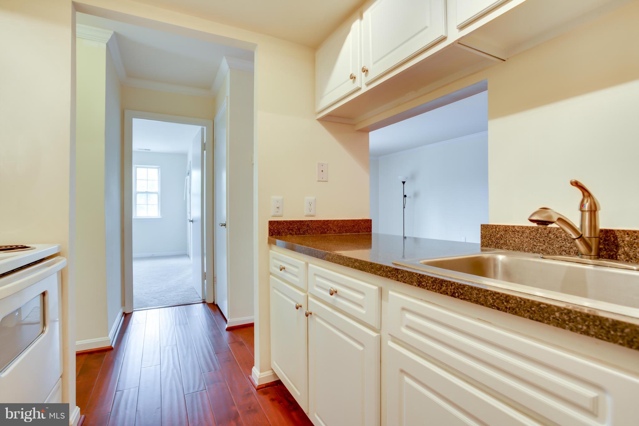 18336 Streamside Drive, Unit 304 Gaithersburg, MD 20879 - Photo 11 of 24 Kitchen