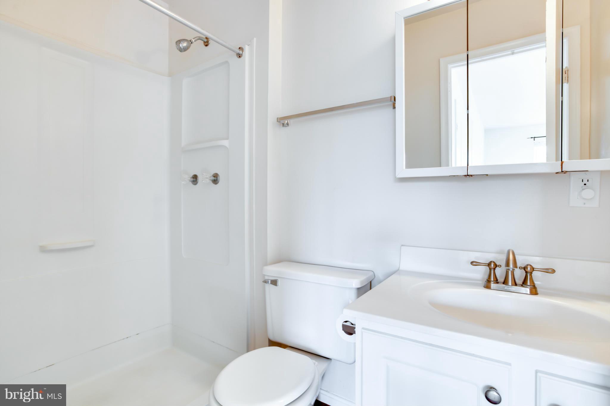 18336 Streamside Drive, Unit 304 Gaithersburg, MD 20879 - Photo 21 of 24 Bath