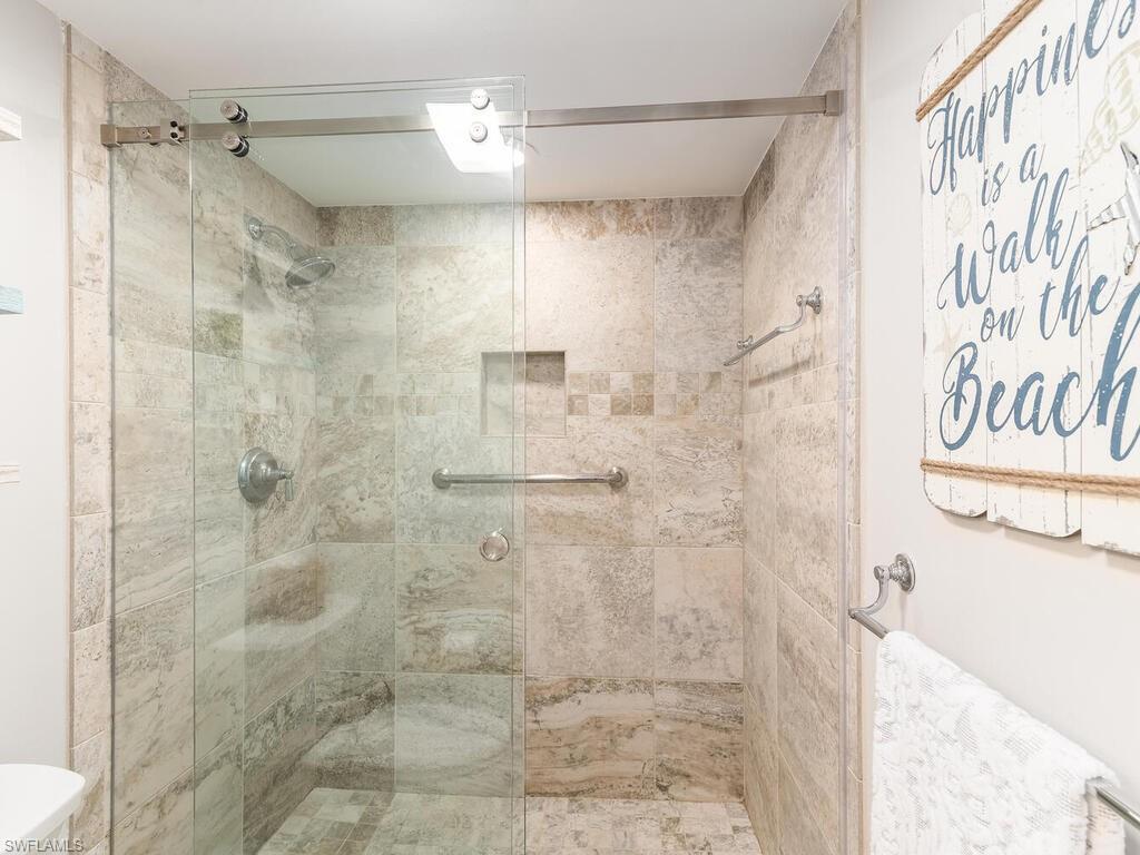 4180 Crayton Road, Unit E7 Naples, FL 34103 - Photo 15 of 35