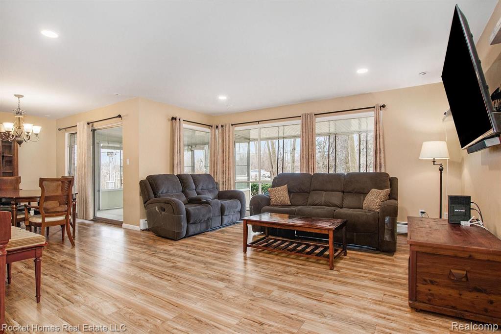 7290 Stonebrook Road West Bloomfield, MI 48322 - Photo 5 of 33