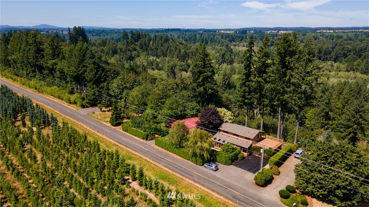 765 Eadon Road Toledo, WA 98591 - Photo 36 of 40 a view of a garden with sitting area