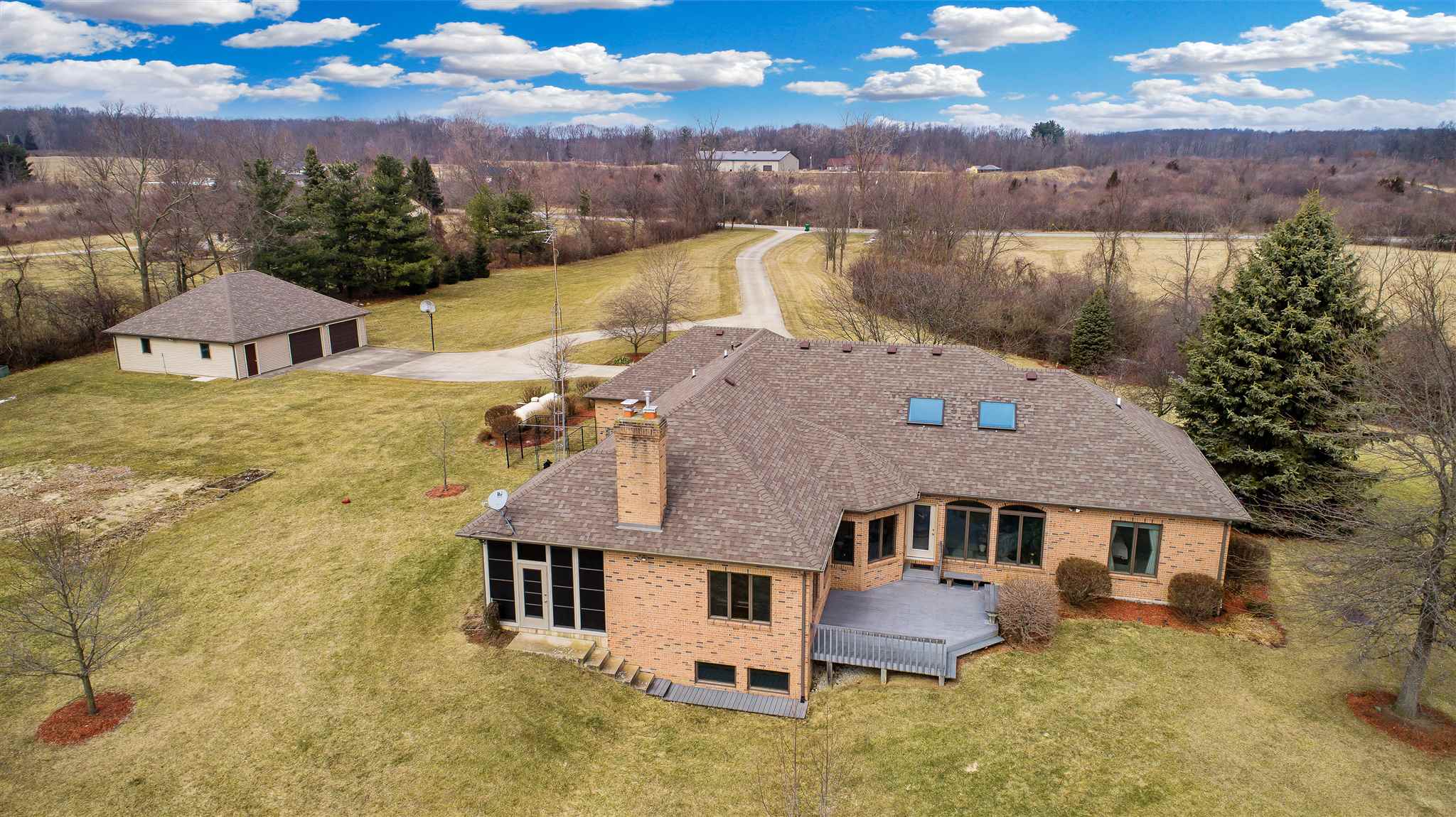 5830 Hursh Road Fort Wayne, IN 46845 - Photo 4 of 36