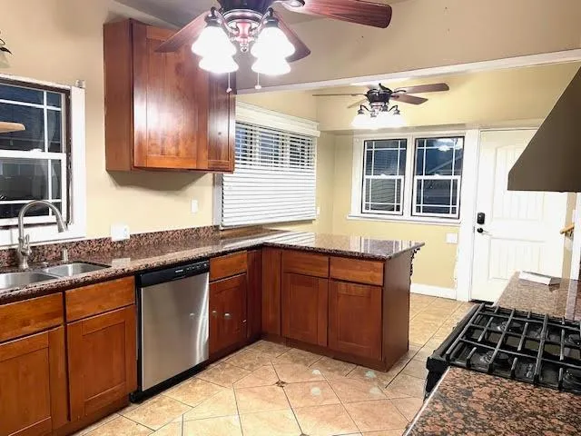 $394,900 | 230 Vermont Avenue, Turlock, CA 95380