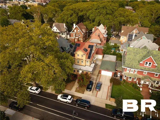 $1,699,000 | 681 Argyle Road | West Midwood