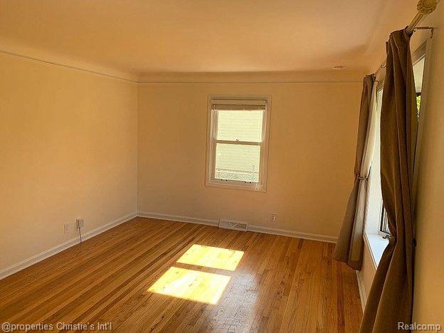 1849 Cambridge Road Berkley, MI 48072 - Photo 4 of 23