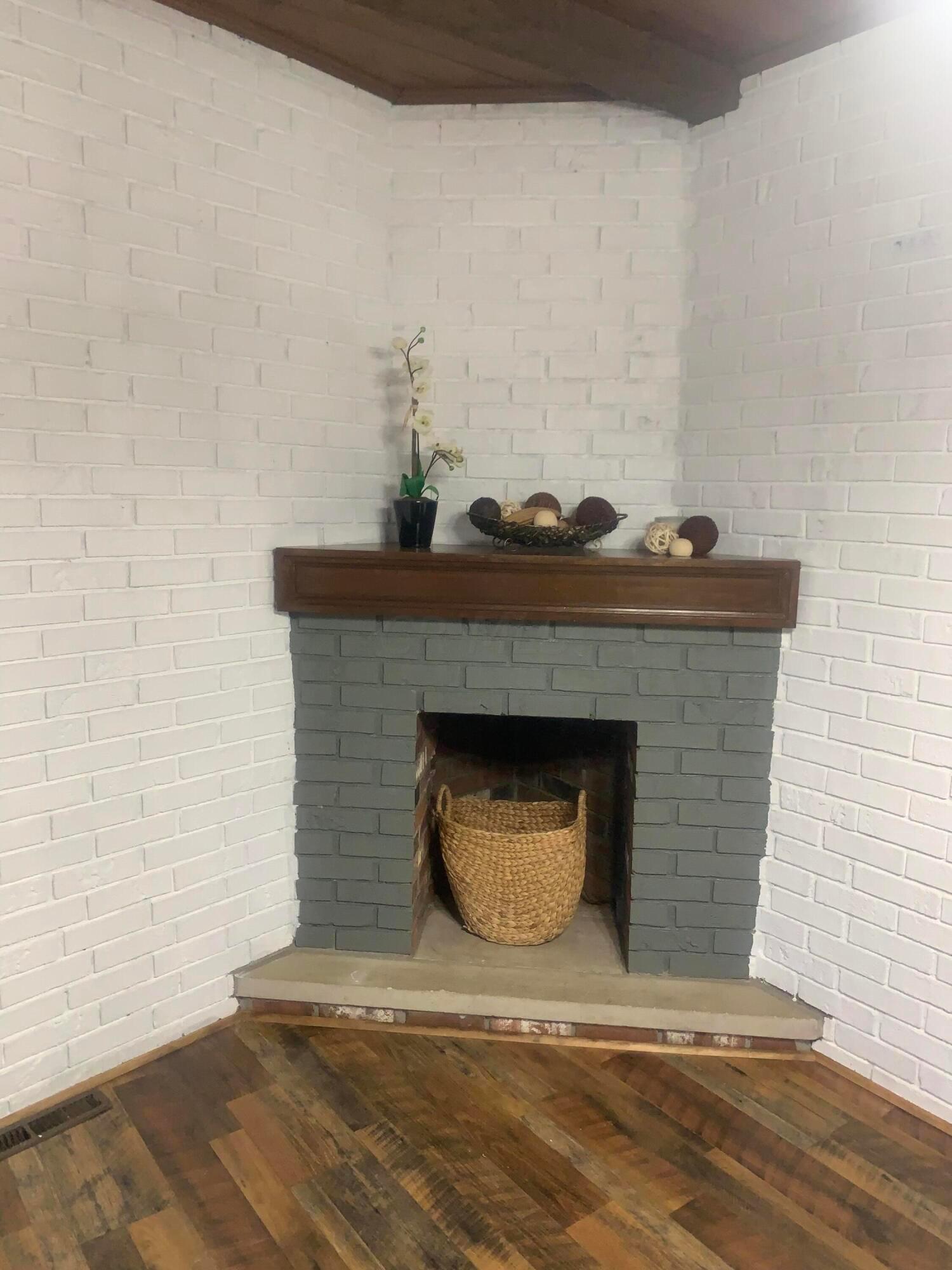 216 Putnam Road Heath, OH 43056 - Photo 12 of 42 9C72C7A5-886F-4267-B2DE-A52F5655C28D