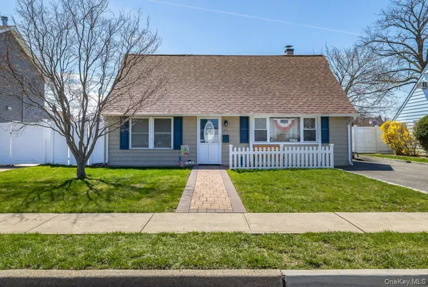 $645,888 | 25 Park Lane, Bethpage, NY 11714