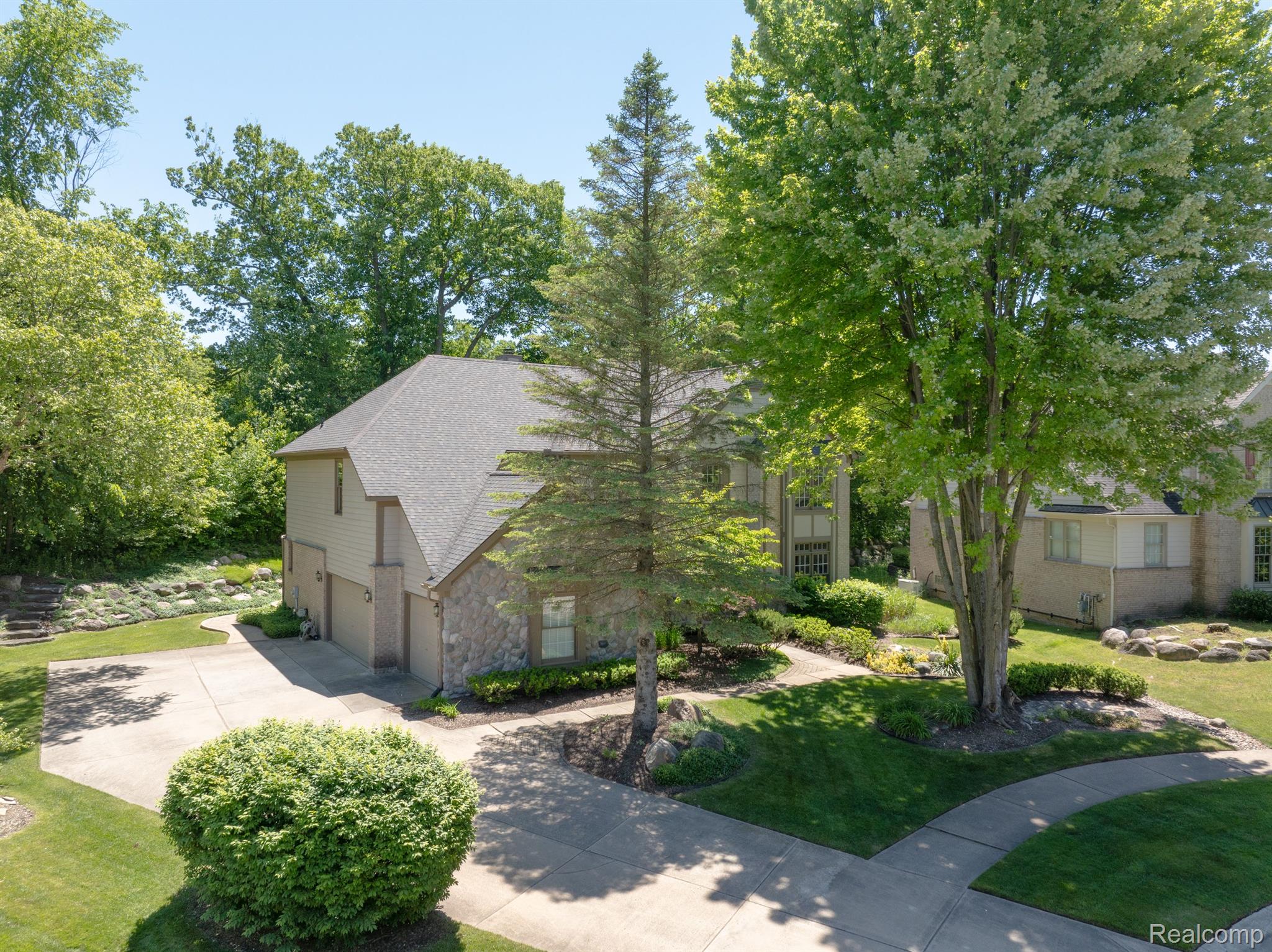 4237 Calumet Drive Rochester, MI 48306 - Photo 4 of 64 Gallery Image 4