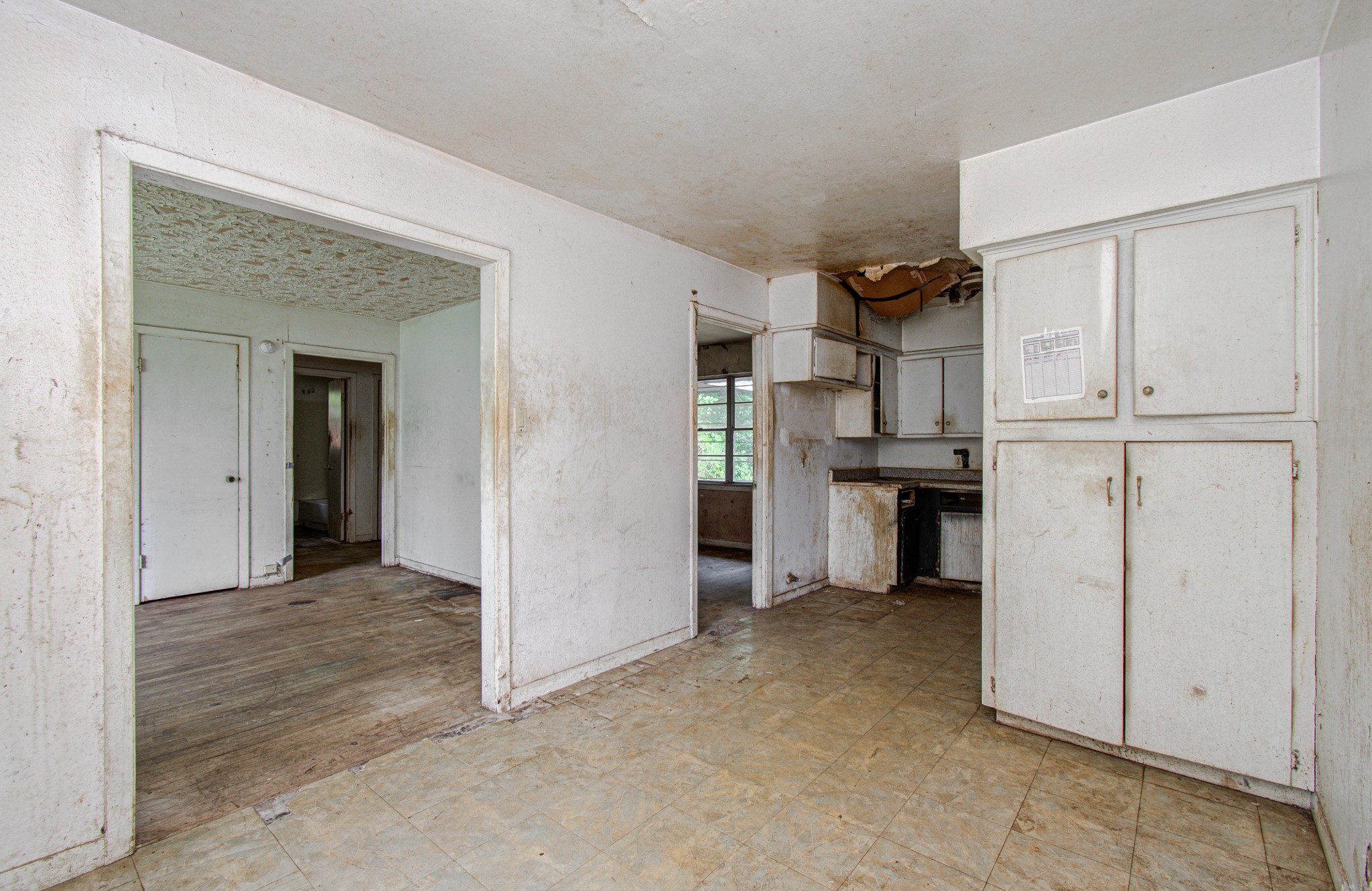 4110 Howcher Street Houston, TX 77047 - Photo 6 of 13 Living, Dining and Kitchen