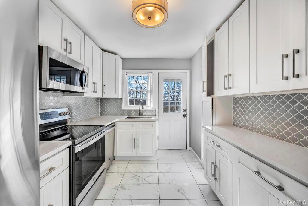 16 Jerome Road Sound Beach, NY 11789 - Photo 12 of 34