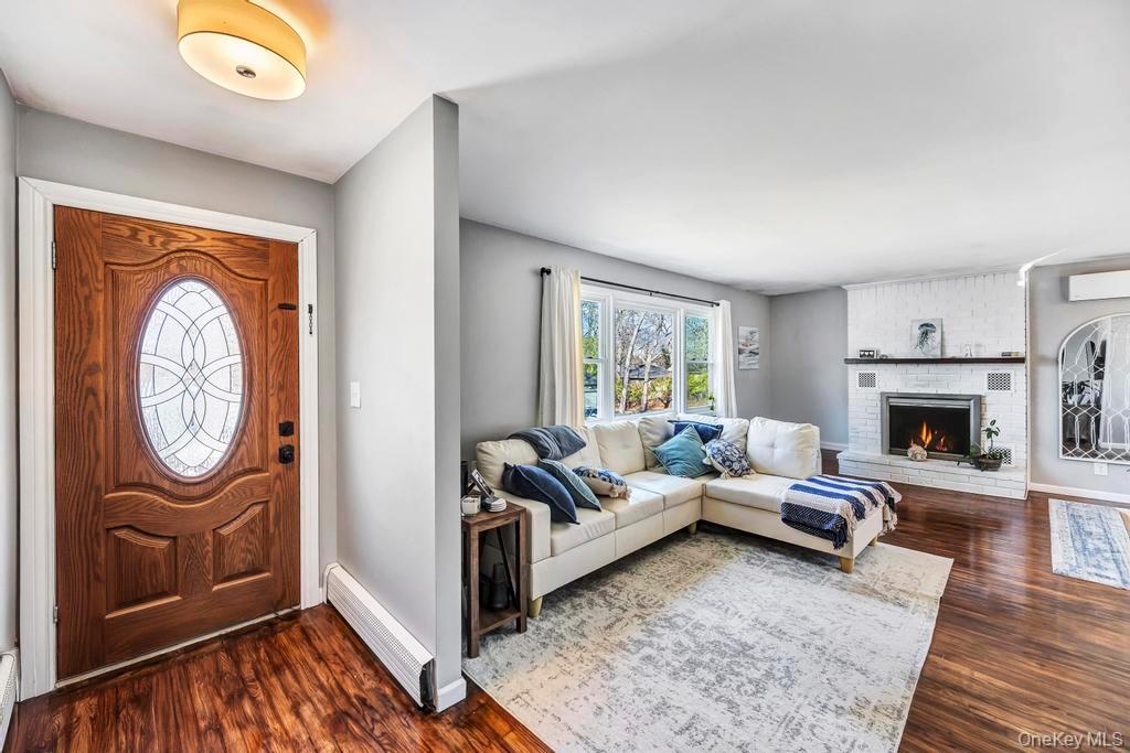 16 Jerome Road Sound Beach, NY 11789 - Photo 3 of 34