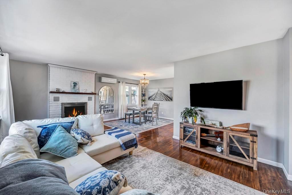 16 Jerome Road Sound Beach, NY 11789 - Photo 4 of 34