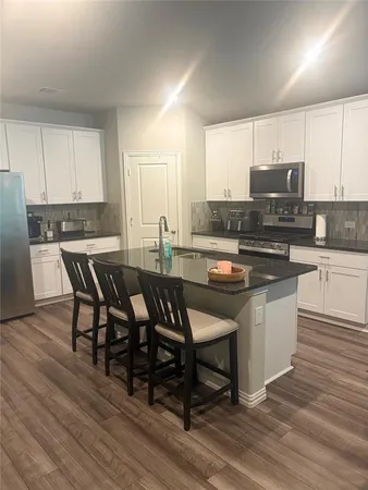 $2,600 | 216 Luna Lane, Lake Dallas, TX 75065