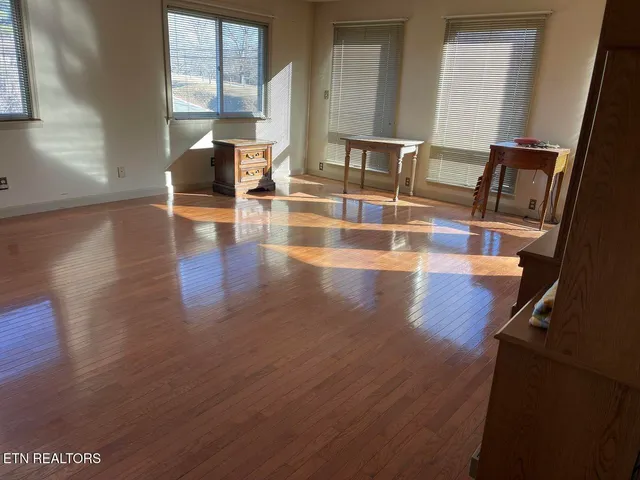 $369,900 | 409 Fairview Road, Middlesboro, KY 40965