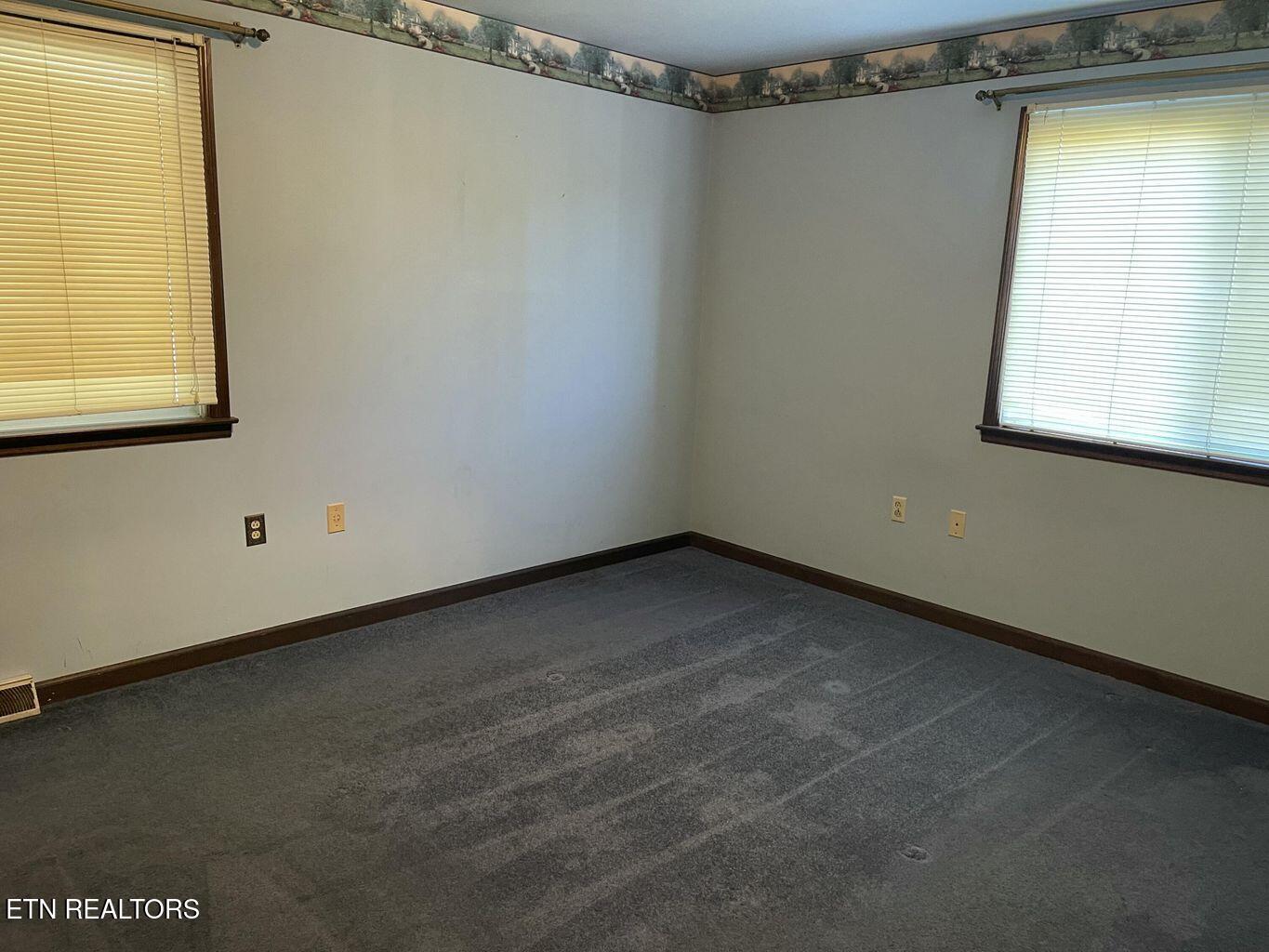 409 Fairview Road Middlesboro, KY 40965 - Photo 23 of 31 20251223173510755131000000-o