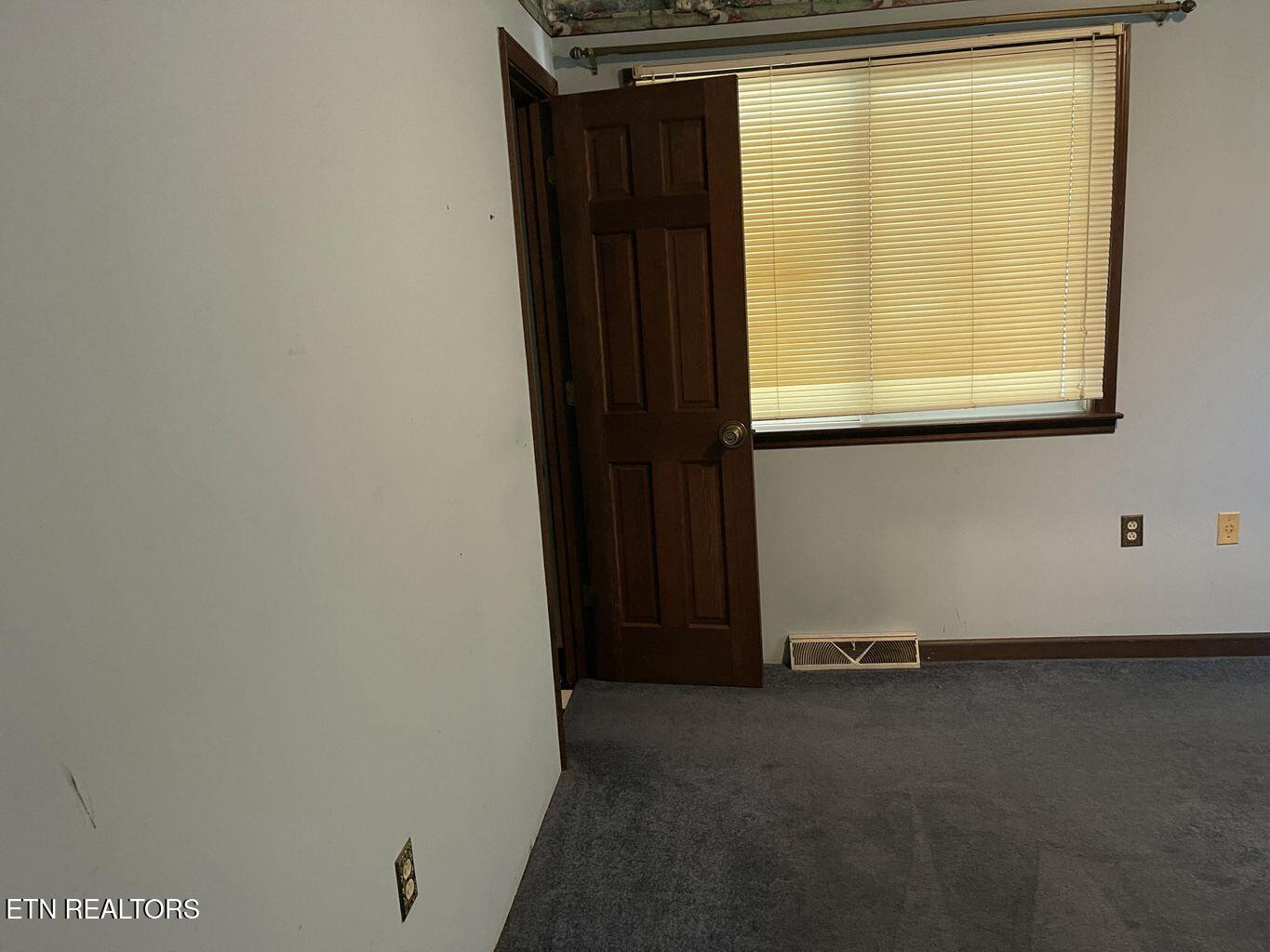 409 Fairview Road Middlesboro, KY 40965 - Photo 24 of 31 20251223173514555002000000-o